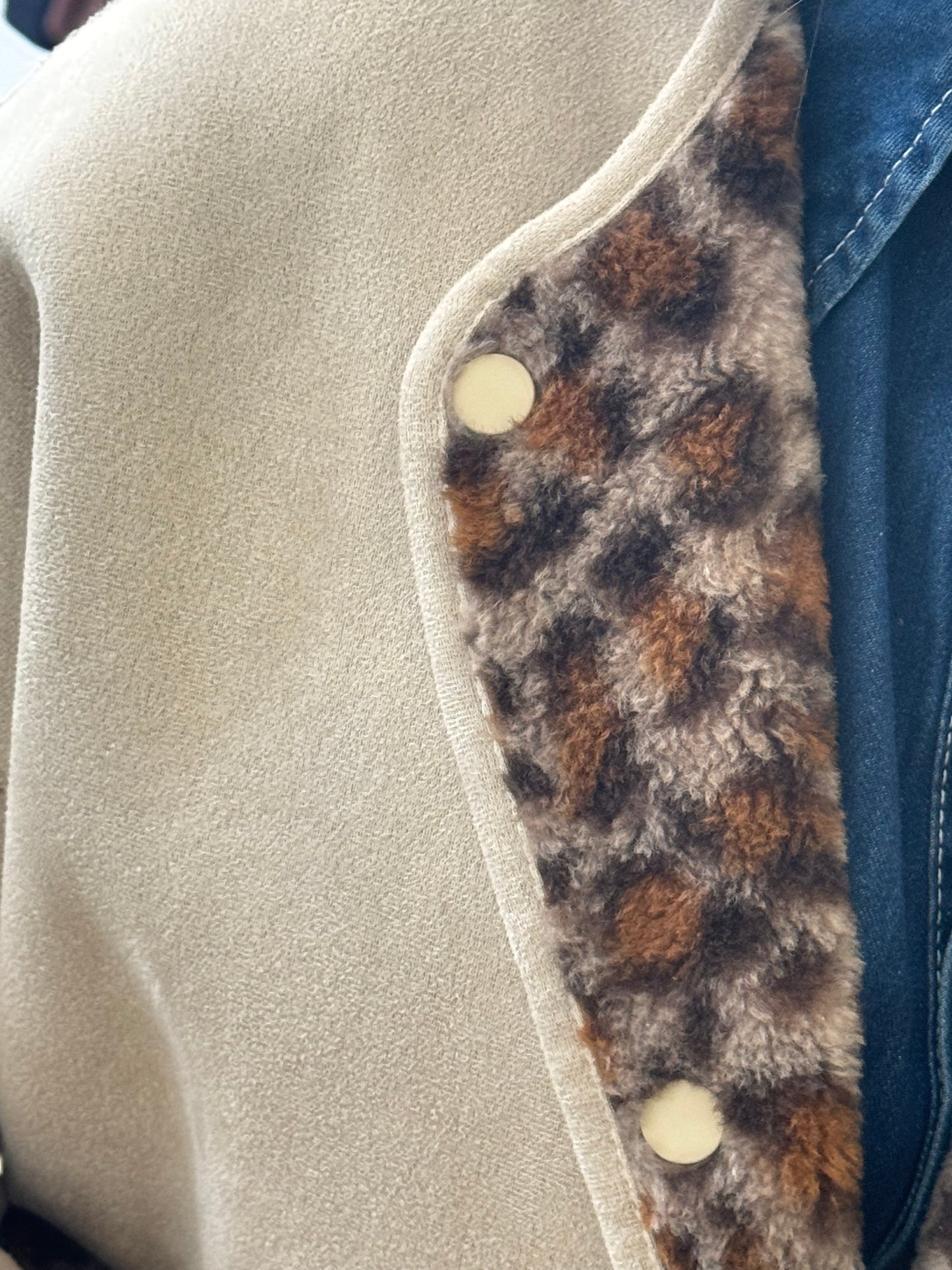 Casaco reversível animal print